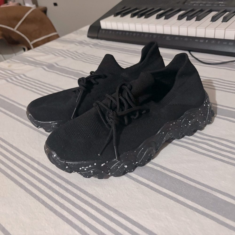 Women’s Athletic Tennis Shoes